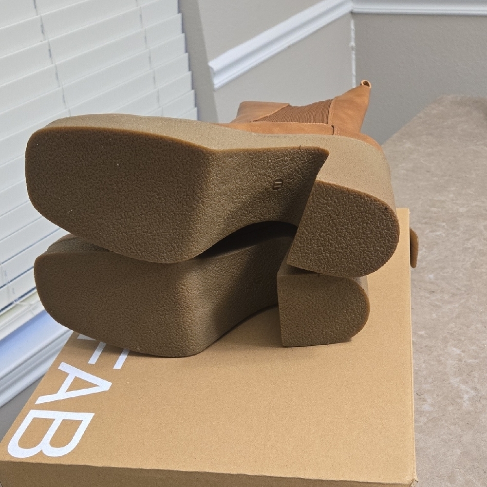 JustFab Tan Heeled Boots - Picture 4 of 4